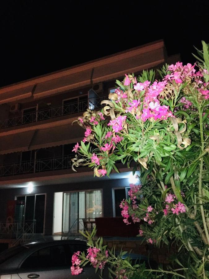 Irini Boutique Rooms!!! Himare Exterior foto