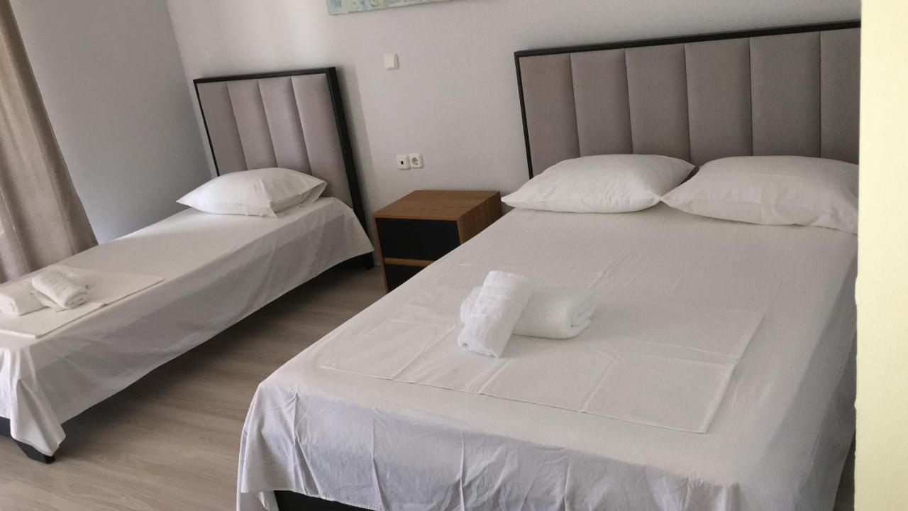 Irini Boutique Rooms!!! Himare Exterior foto