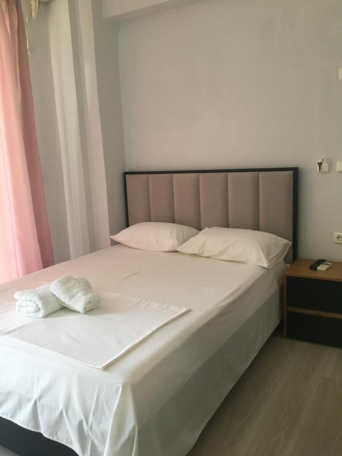 Irini Boutique Rooms!!! Himare Exterior foto