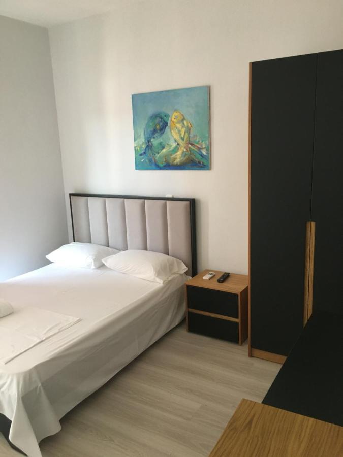 Irini Boutique Rooms!!! Himare Exterior foto