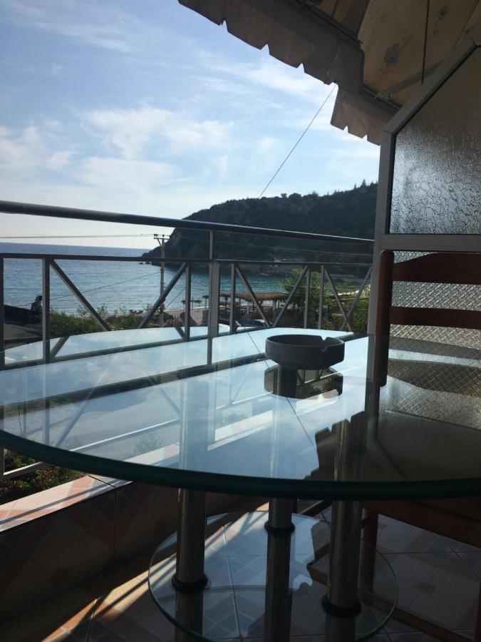 Irini Boutique Rooms!!! Himare Exterior foto