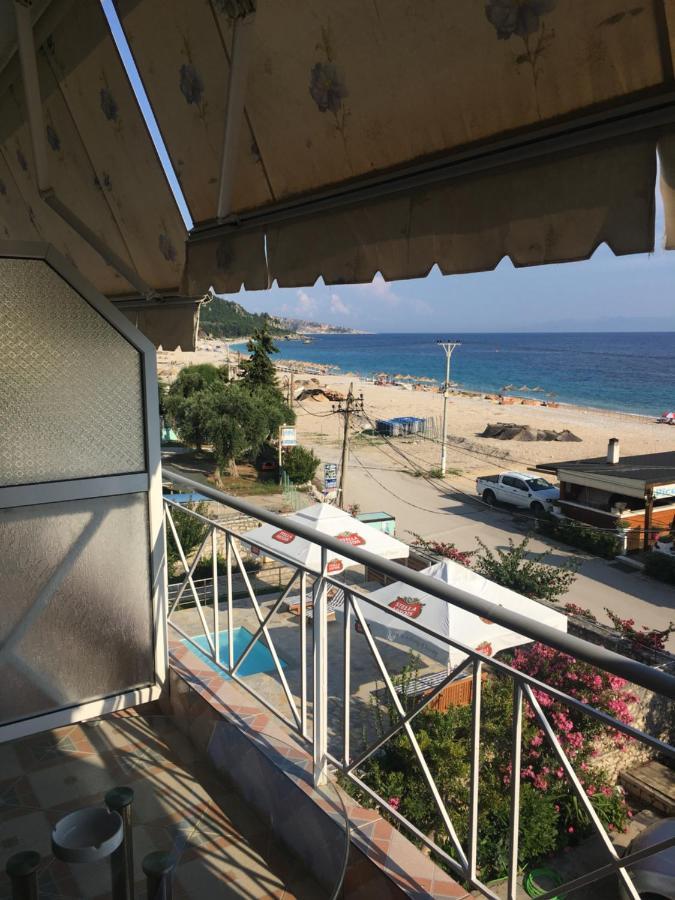 Irini Boutique Rooms!!! Himare Exterior foto