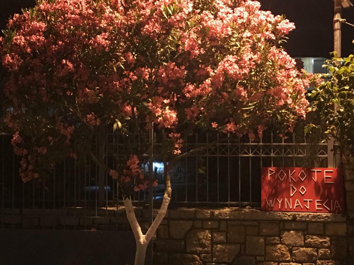 Irini Boutique Rooms!!! Himare Exterior foto